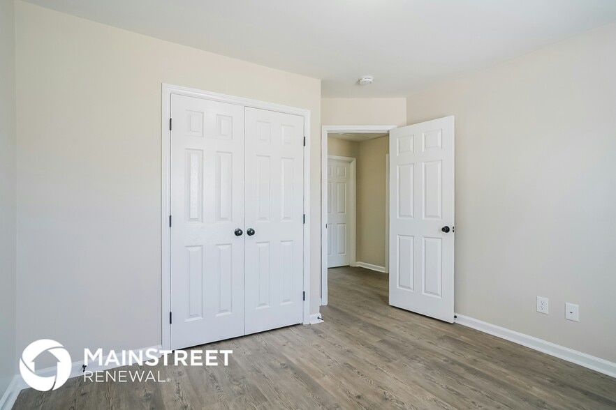 Building Photo - 220 Cross Current Ln