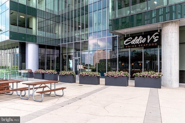 Building Photo - 6810 Weaver Ave