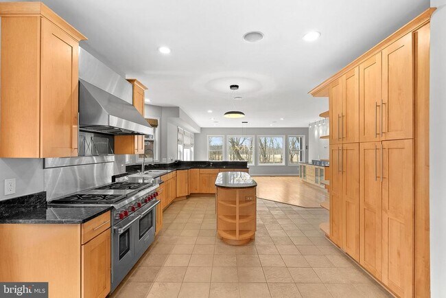 Building Photo - 19451 Youngs Cliff Rd