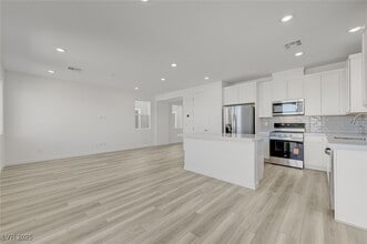 Building Photo - 8484 W Agate Ave