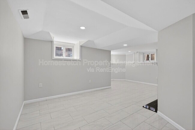 Building Photo - 4561 Laclede Ave