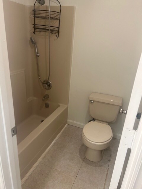 Building Photo - 2000 Countryhill Ln