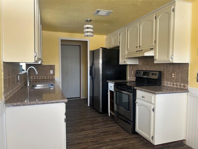 Building Photo - 8441 NW 92nd St