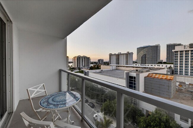 Building Photo - 209 N Fort Lauderdale Beach Blvd