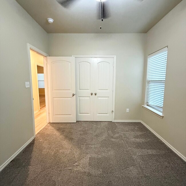 Building Photo - 1215 Preston Trails