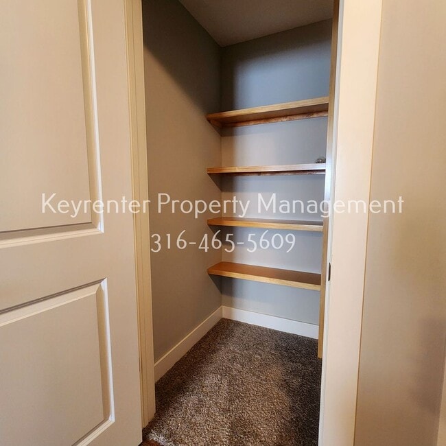 Building Photo - 12804 E Timber Lake Rd