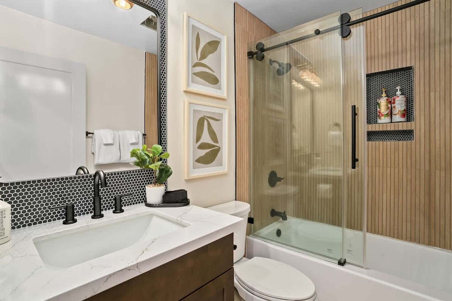 Building Photo - 4056 Kaahumanu Pl