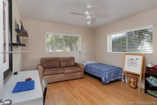 Building Photo - 1140 99th St