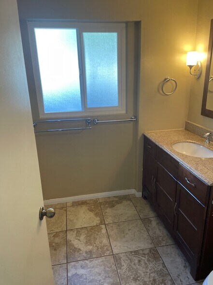 Building Photo - 2555 Gum Tree Ln