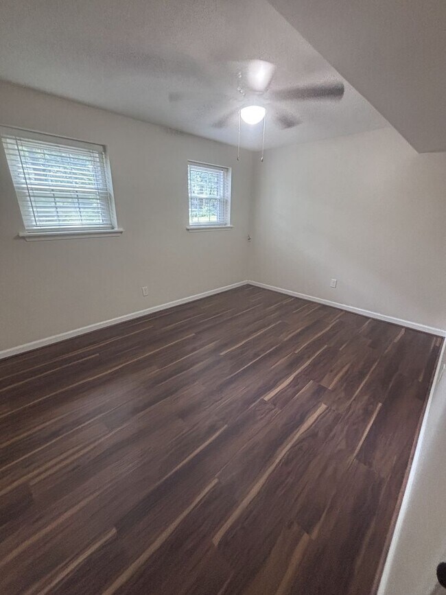 Building Photo - 1451 Arrowhead Trail
