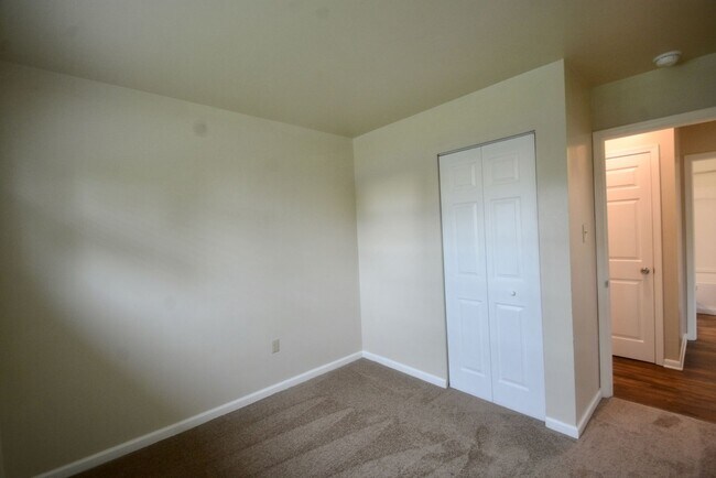 Building Photo - 363 N School Ln