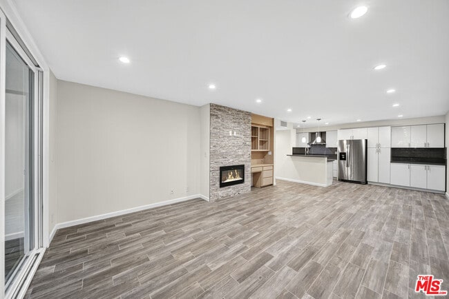 Building Photo - 911 Kings Rd