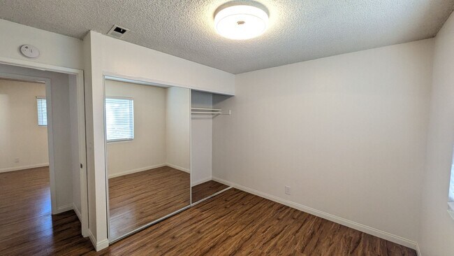 Building Photo - Move In Special!!!   Refreshed Single Level Home