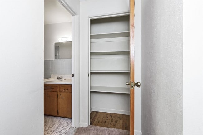 Building Photo - 249 E Oak Cliff Ct