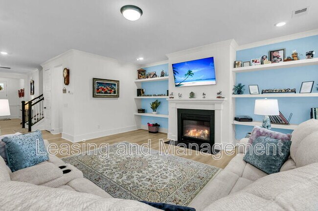 Building Photo - 245 Summer Tanager Dr