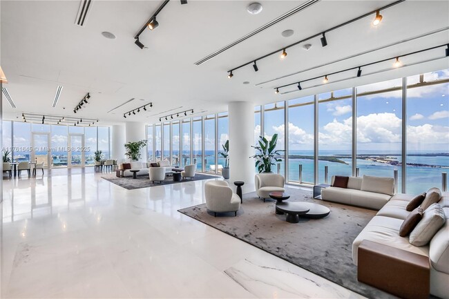 Building Photo - 300 Biscayne Blvd Way