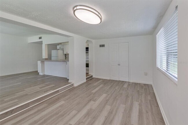 Building Photo - 2312 Belmar Dr