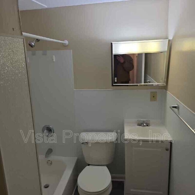 Building Photo - 4902 Saddlebrook Ln