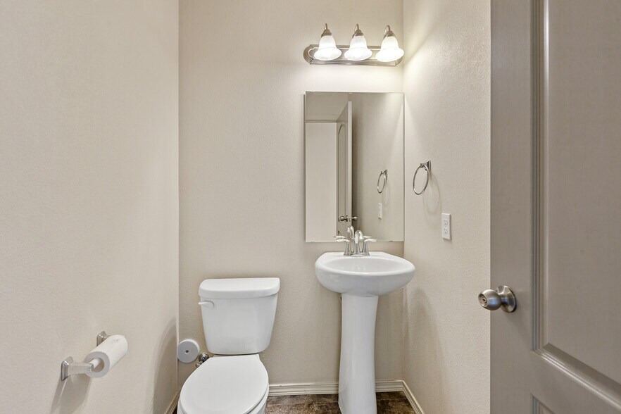 Building Photo - 4580 W Magrath Dr