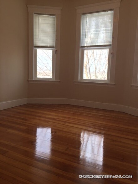 Building Photo - 139 E Cottage St