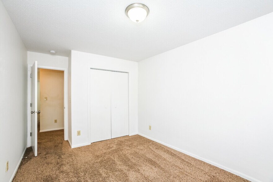 Building Photo - 7611 Buck Run Ct