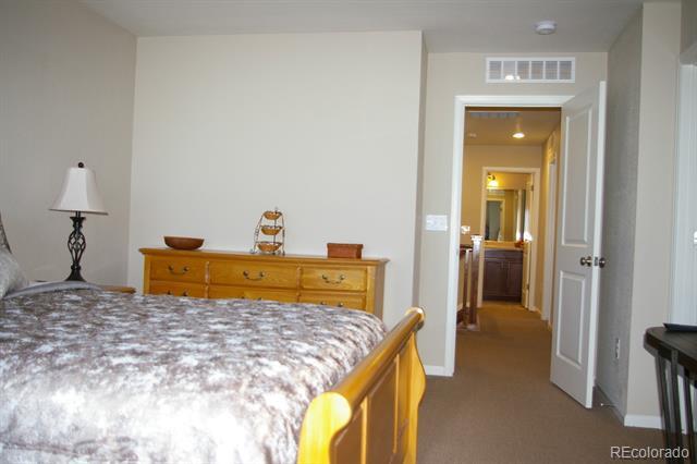 Building Photo - 2811 Summer Day Ave