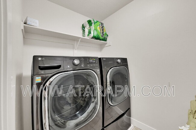 Building Photo - 4966 N Marble Fox Way