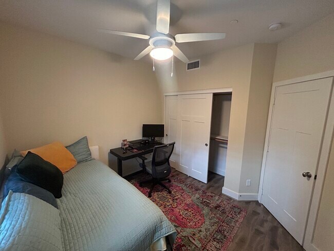 Building Photo - 3211 Fennel Ln