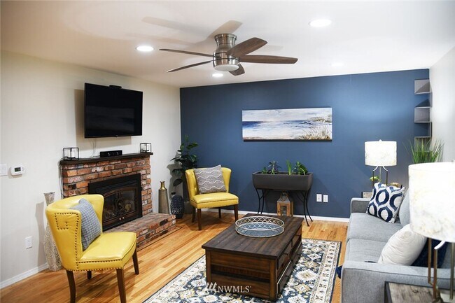 Building Photo - Charming home in Sammamish