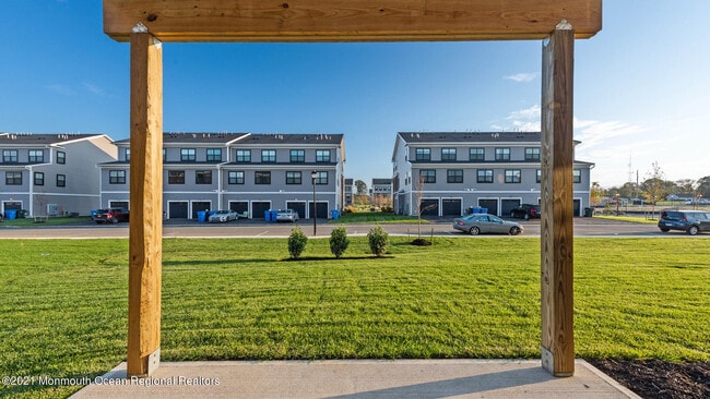 Building Photo - 10 Mariveles Wy