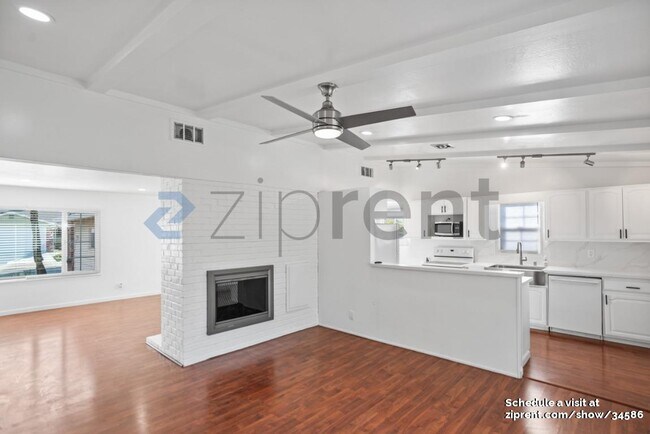 Building Photo - 246 St Andrews St