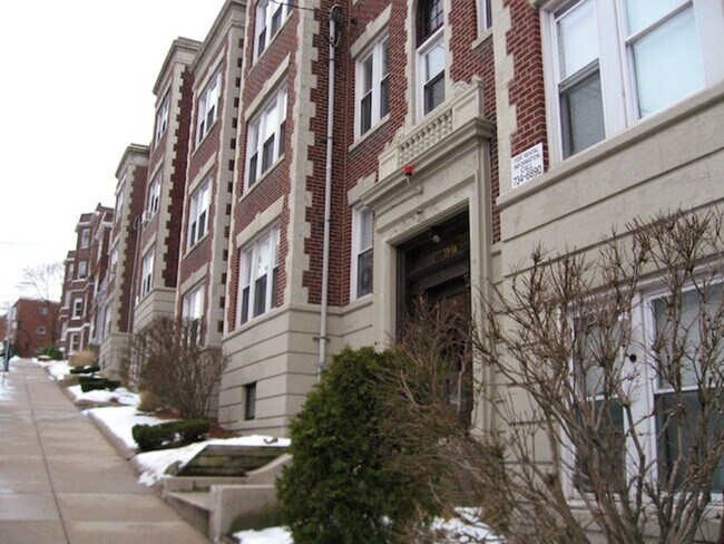 Building Photo - Available 09/01/2026 | $2,365/month | 1 Bedroom / 1 Bathroom | Cats Allowed | Heat & Hot Water In...