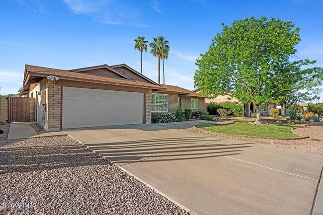 Building Photo - 2137 E Apollo Ave