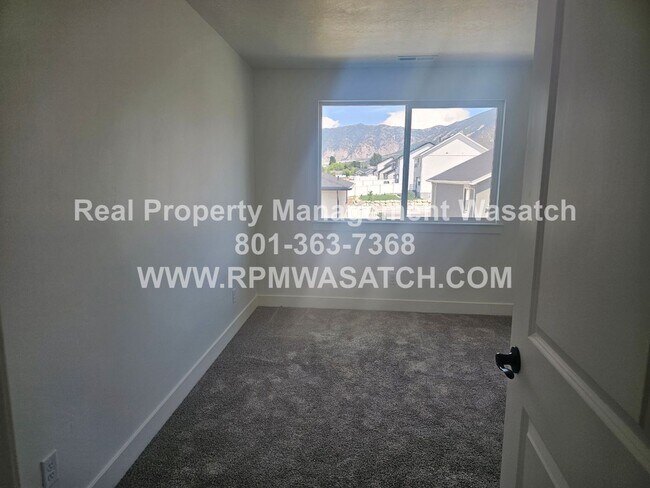 Building Photo - 738 N 160 E