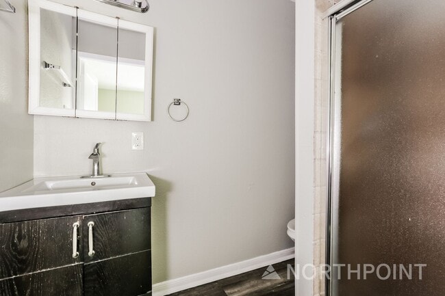 Building Photo - 3 BR/2BA | Newly Renovated Single Family Home  | Great Size Backyard| Quiet Neighborhood!