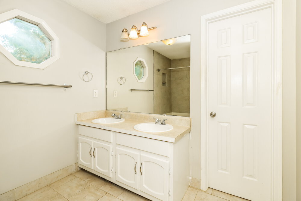 Building Photo - 2521 Country Lake Cir