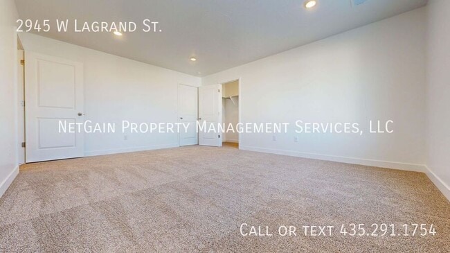 Building Photo - 2945 W LaGrand St