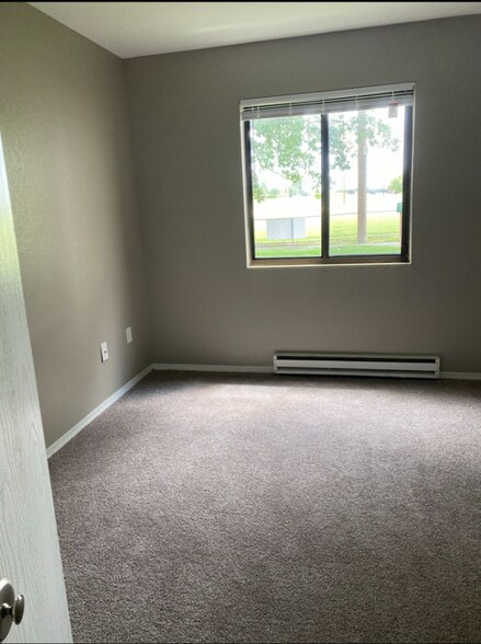 Building Photo - 505 N Main St