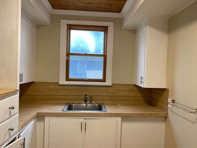 Building Photo - Newly Renovated Home in West Fondren!