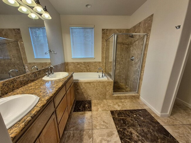 Building Photo - Beautiful 3 bedroom 2.5 bath in Folsom