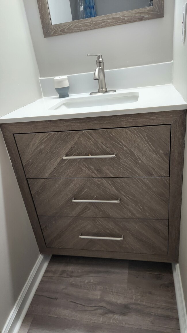 Building Photo - 614 3rd Ave S