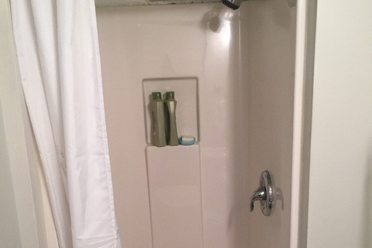 Back Bdrm Shower - 1224 45th Ave