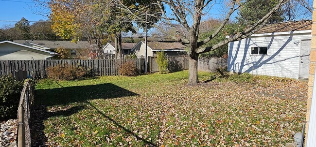 Building Photo - 539 Dawes St