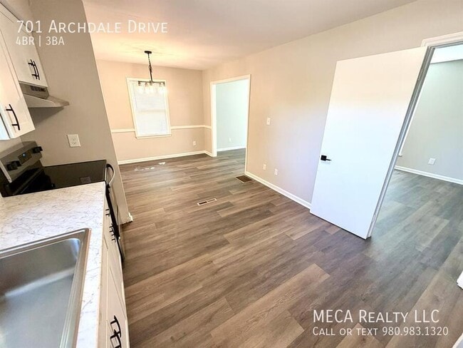 Building Photo - 701 Archdale Dr