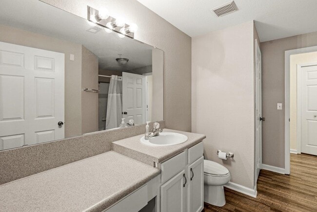 Building Photo - 2801 Chancellorsville Dr