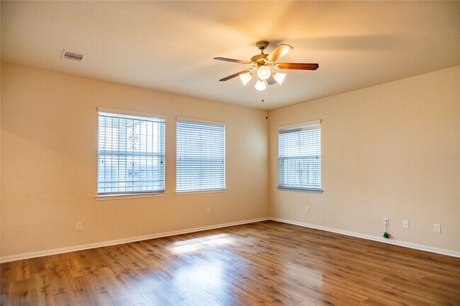 Building Photo - 7115 Ironwood Forest Dr