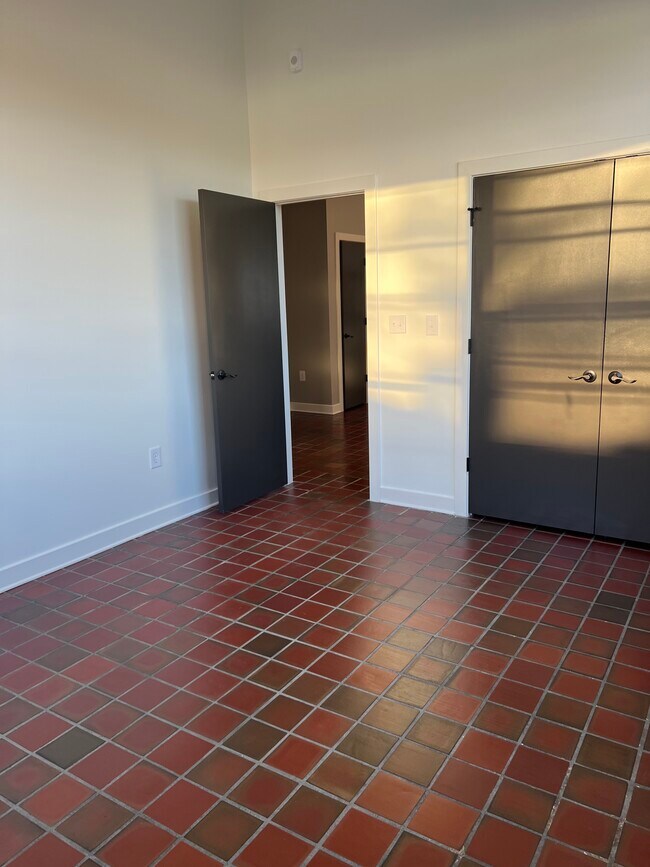 Building Photo - PULASKI LOFTS