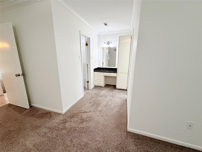 Building Photo - 22176 Heatherwood Dr