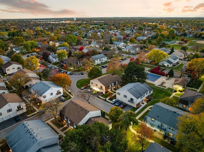 Building Photo - 602 Bryn Mawr Ct