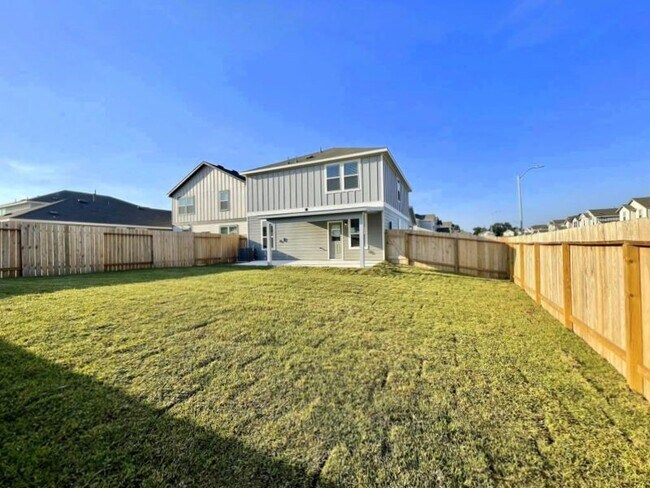 Building Photo - 16103 Kingfield Haven Dr